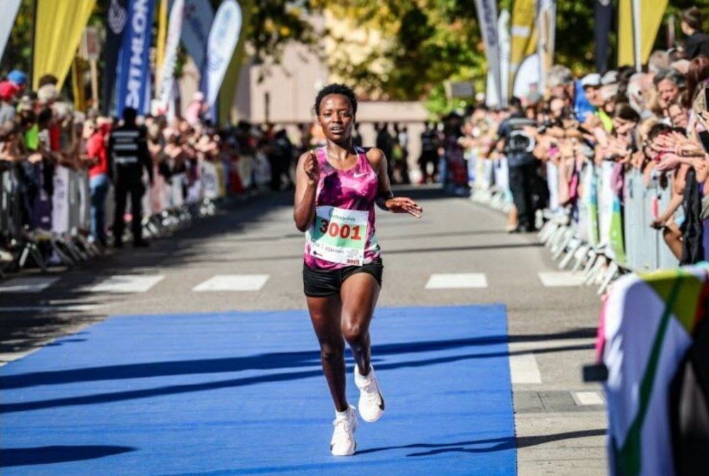 Semi-Marathon: Tuyambaze Tabitha yegukanye umudali wa Feza mu Bufaransa