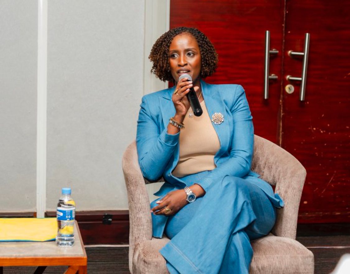 Minisitiri Mukazayire yasezeranyije ikipe y'igihugu y'u Rwanda ya Volleyball kubona imyiteguro ihagije