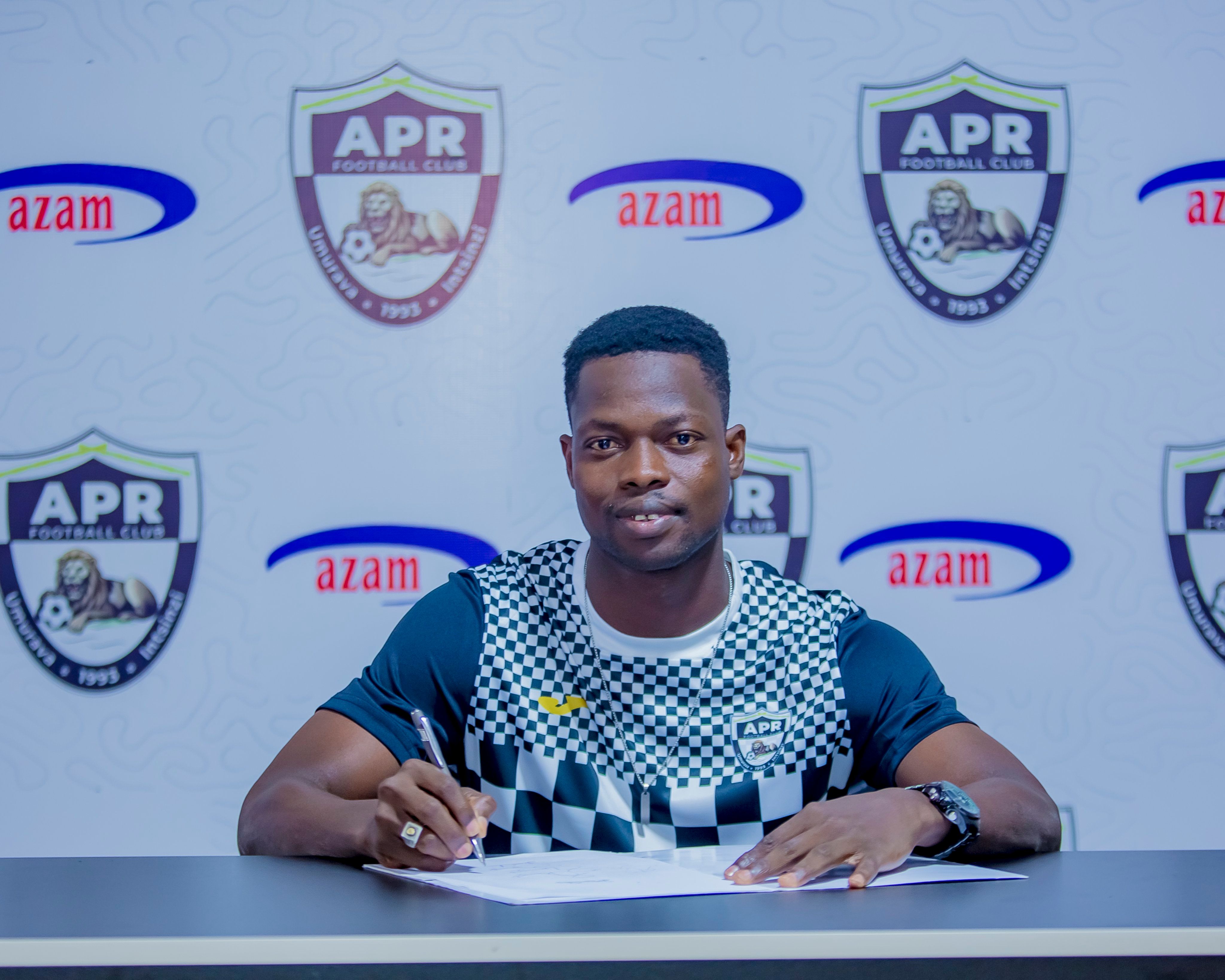 APR FC : Umunya Mozambique, Siluane n`umunya Mali, Traore, basinye imyaka ibiri