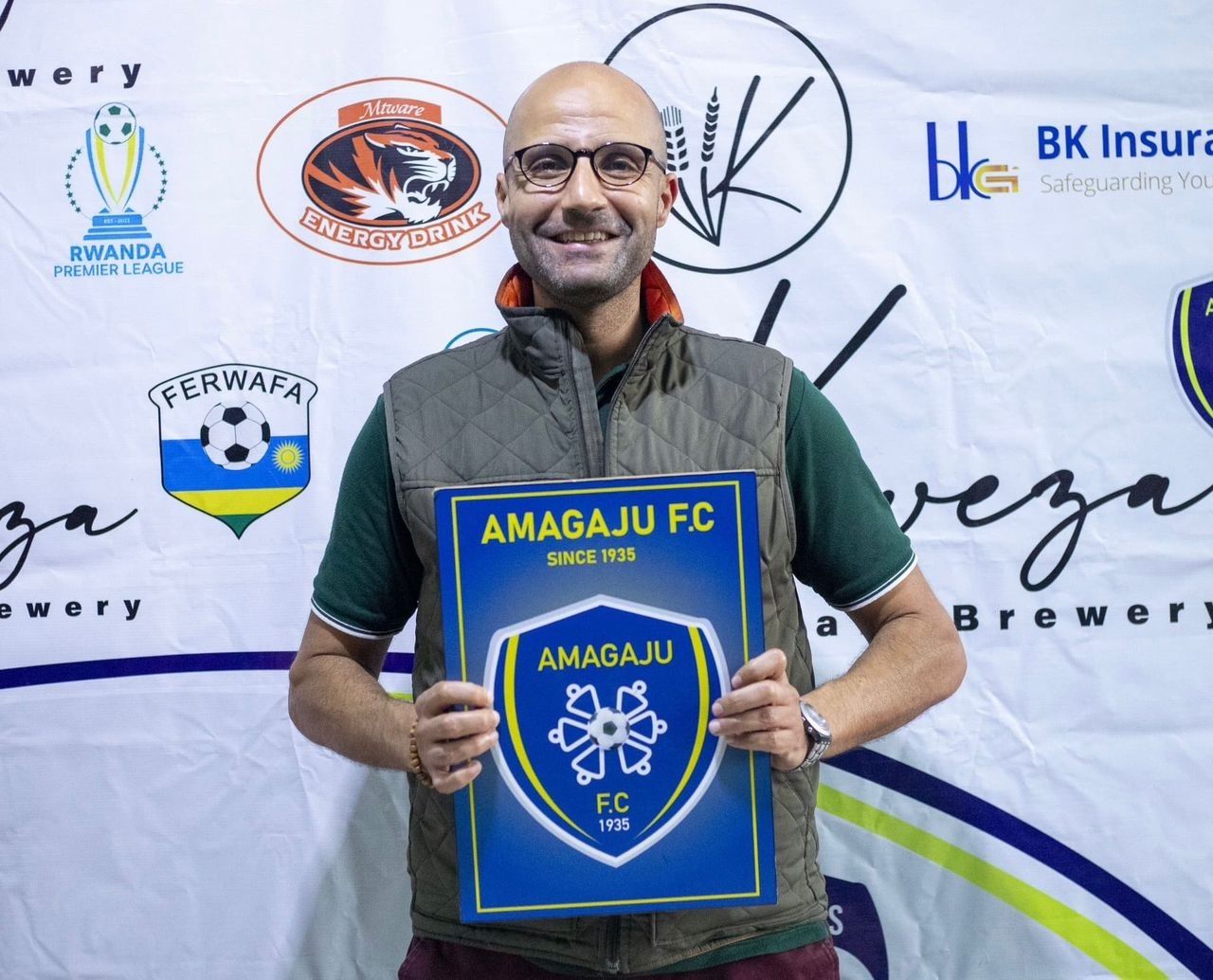 Police FC na Kiyovu Sports zihanganiye umutoza Hammadi Sghir wa Amagaju FC