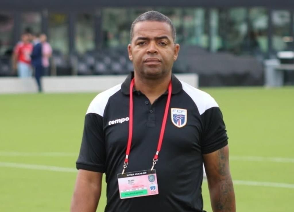 Cap-Vert : Mbere yo gukina n`Amavubi, bahinduye umutoza